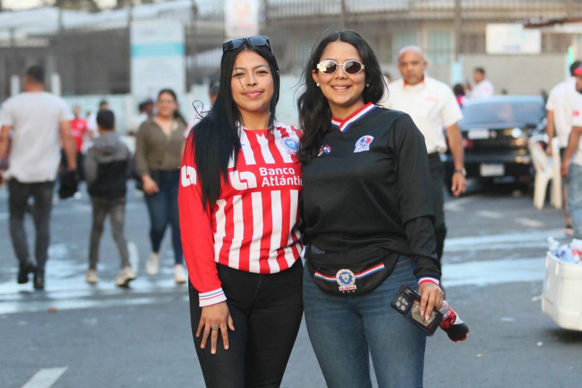 ¡Fue una pasarela! Las bellas chicas que encendieron la previa del Olimpia vs Alajuelense