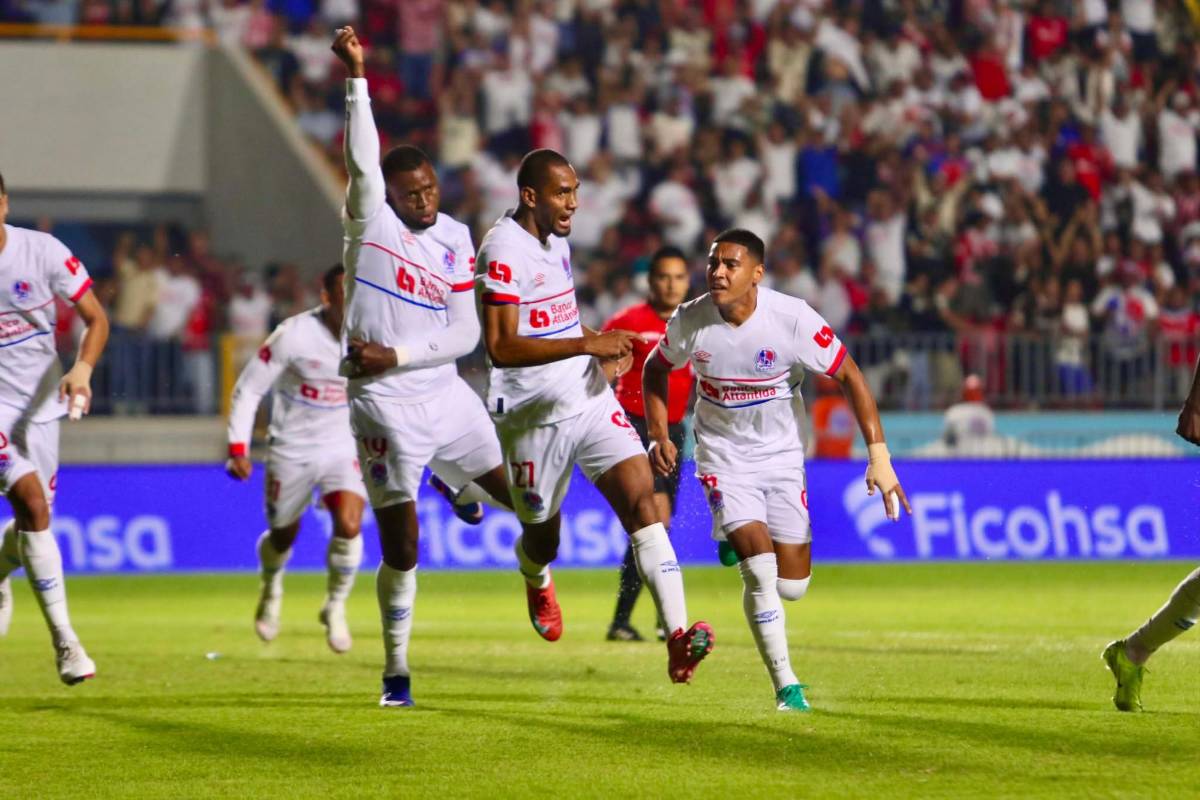 Presentadoras deslumbran, Olimpia se vengó de Real España y la burla de Jerry Bengtson
