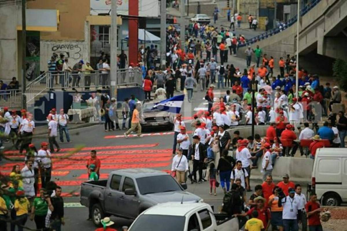 Cierra marcha del Día de los Trabajadores con condena al saqueo de instituciones y política migratoria de Trump