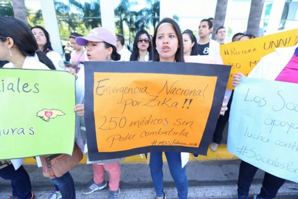 Honduras: Estudiantes de Medicina protestan a cercanías de Casa Presidencial