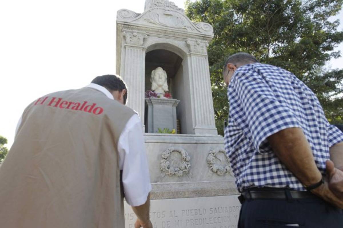Tumba de Francisco Morazán luce imponente