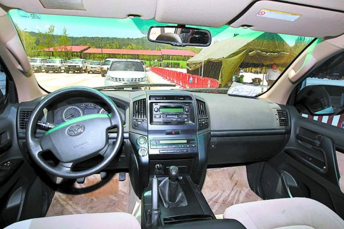 Carros de lujo han llegado saqueados