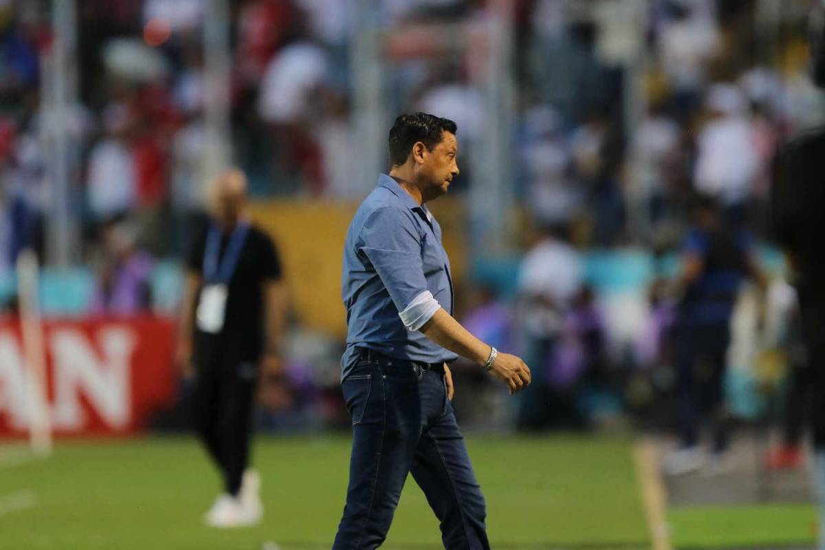 Buba descontrolado, aficionada desmayada, jugador confirma que se va de Olimpia y lágrimas