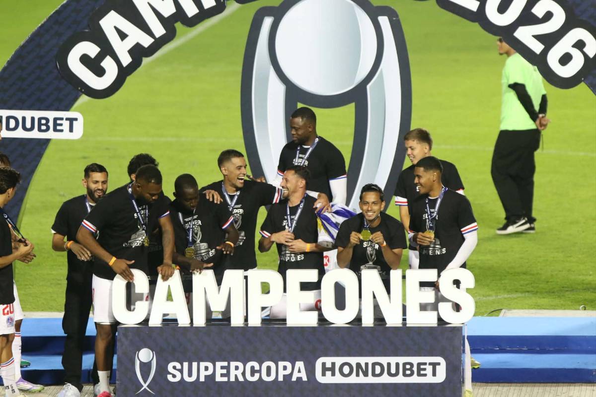 Premio al Olimpia por haber ganado al Supercopa de Honduras a Motagua