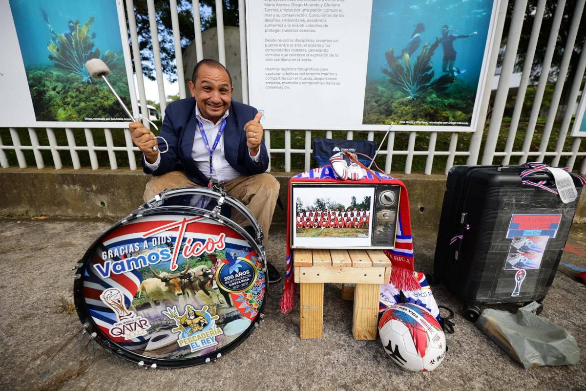 Linda chica y el pollo son la sensación: Ambiente previo al Costa Rica vs Honduras