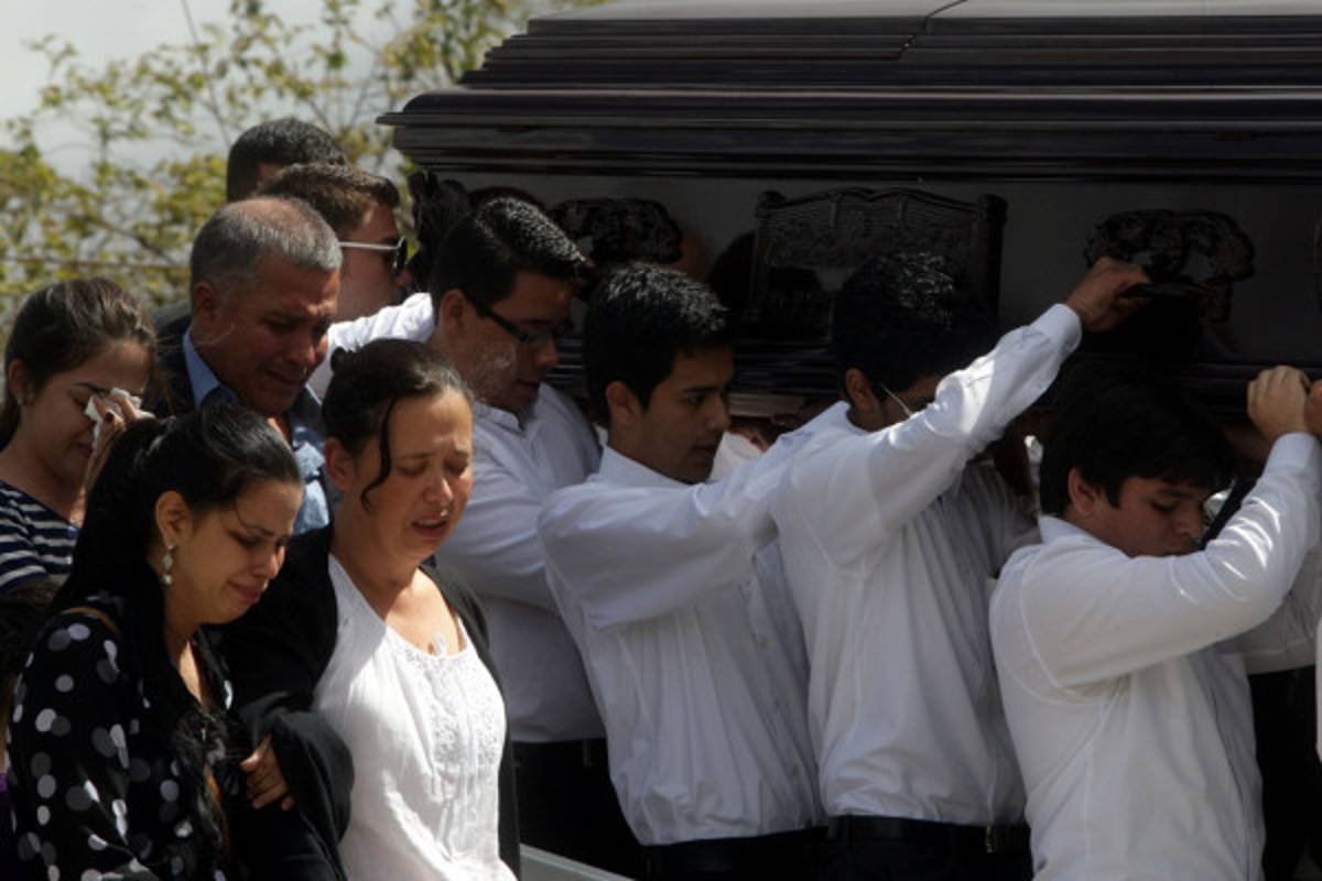 Sepultan a hijo del exdirector de la Policía Ricardo Ramírez del Cid