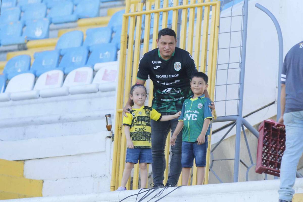 Bellas chicas, ambiente fenomenal y lo que hizo la policía previo al Marathón vs Real España
