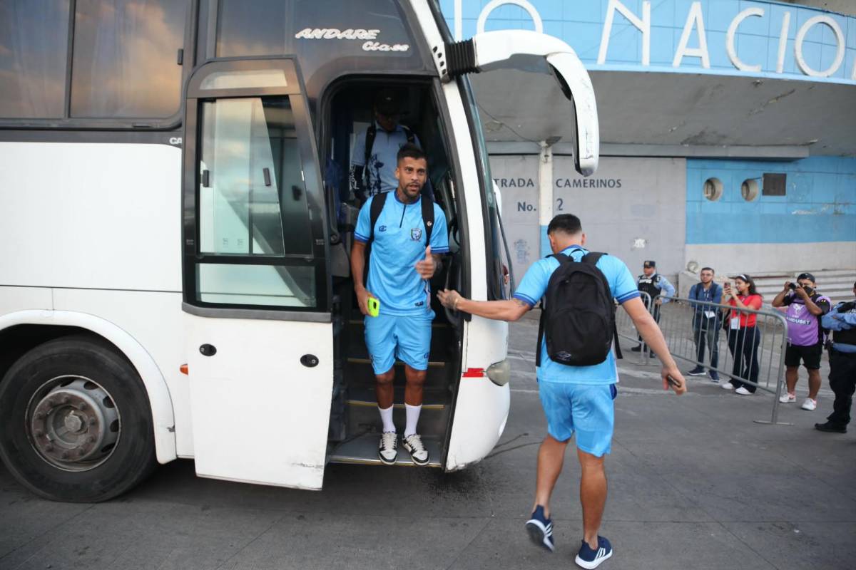 Bellas chicas, show de la Ultra Fiel, reconocimiento a figuras del Olimpia y los nuevos fichajes