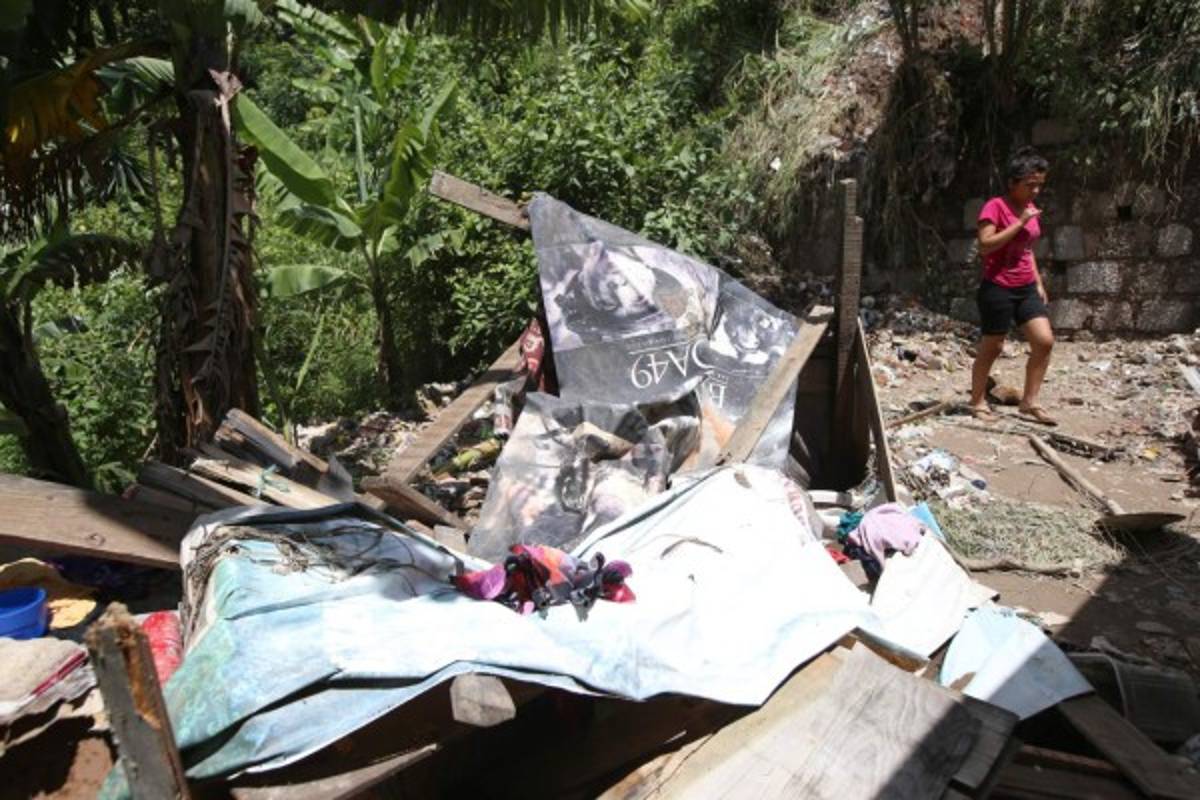 Lluvias cobran la vida de su madre: 'Media hora antes le dije que nos fuéramos de la casa”