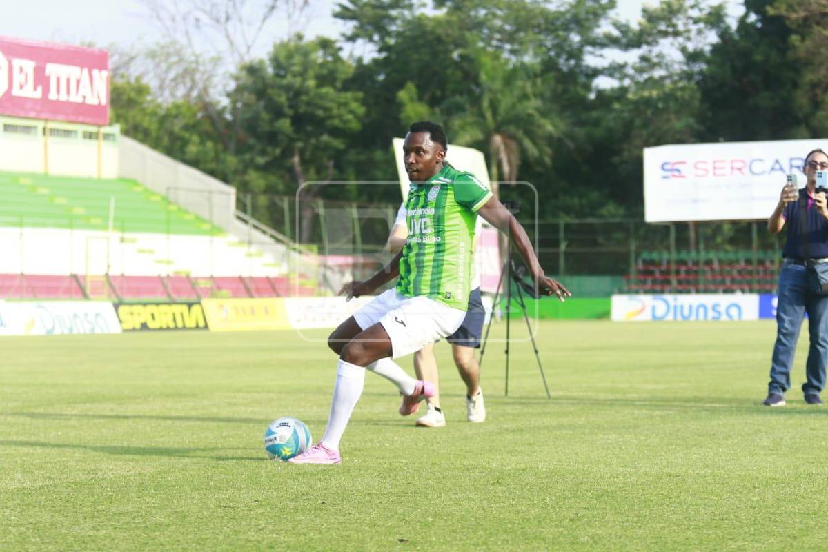 Alberth Elis es presentado como nuevo jugador del Marathón tras su paso por Portugal