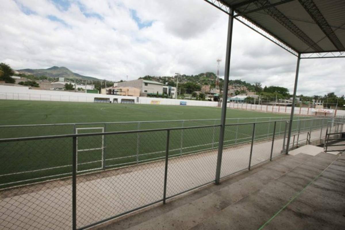 Festejos comunitarios y religiosos en el 52 aniversario de la Kennedy