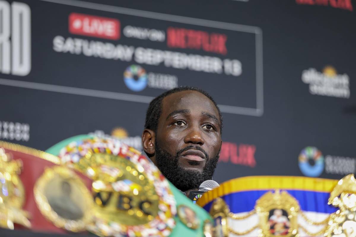 Mayweather ganó miles de dólares por apostar a favor de Crawford ante Canelo Álvarez