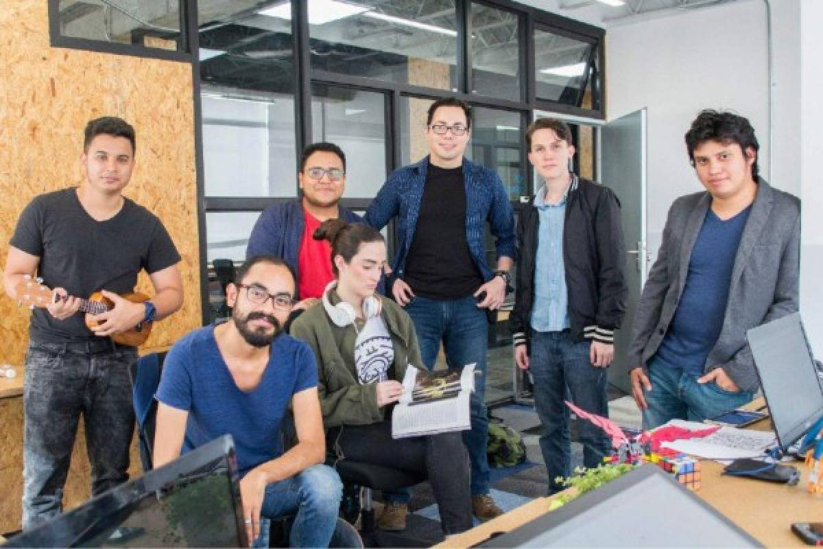 El equipo de jóvenes que trabajó en el videojuego de la Ciudad Blanca que conocerá Chile.