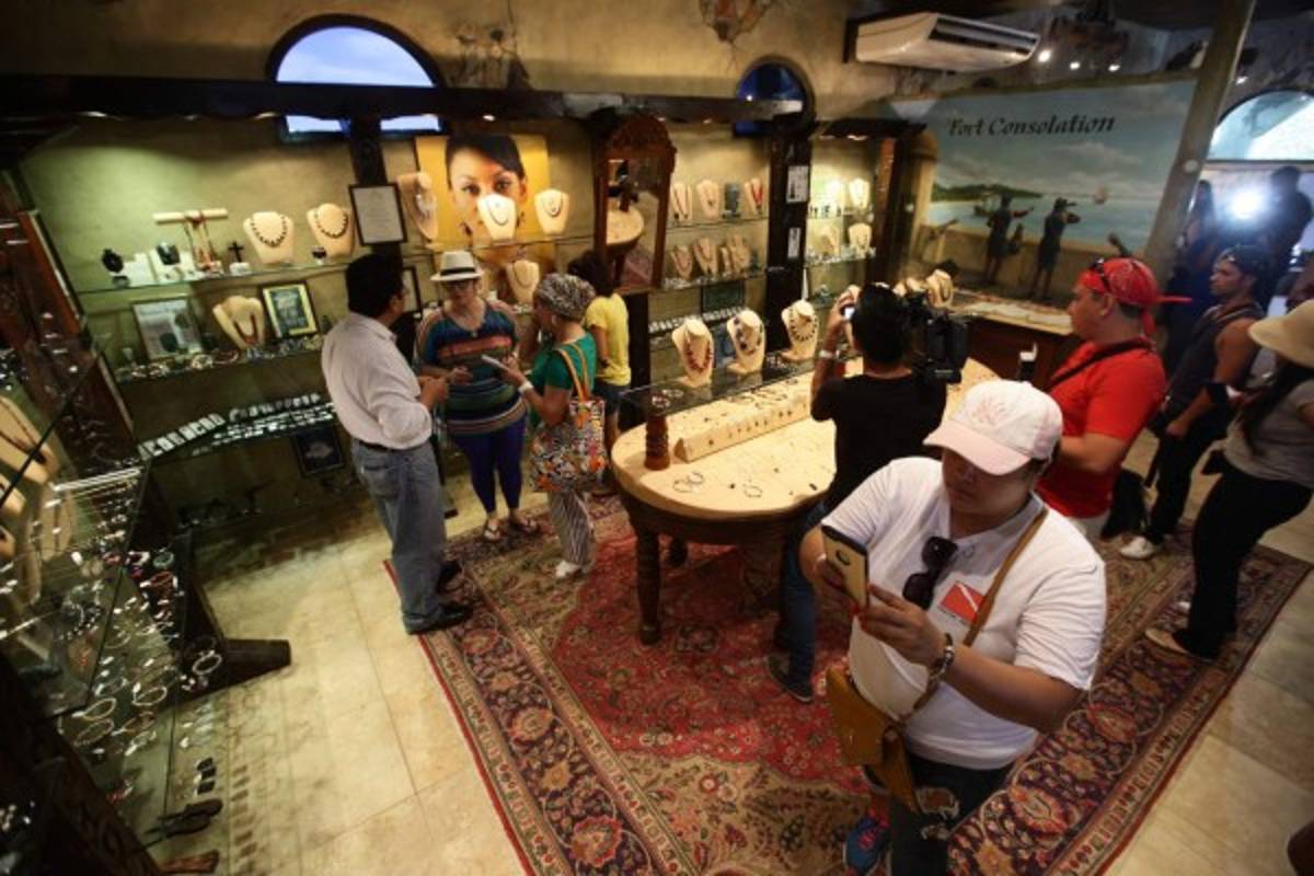 Cultura y adrenalina al visitar el Museo del Jade y el canopy Monkey La-La Zip