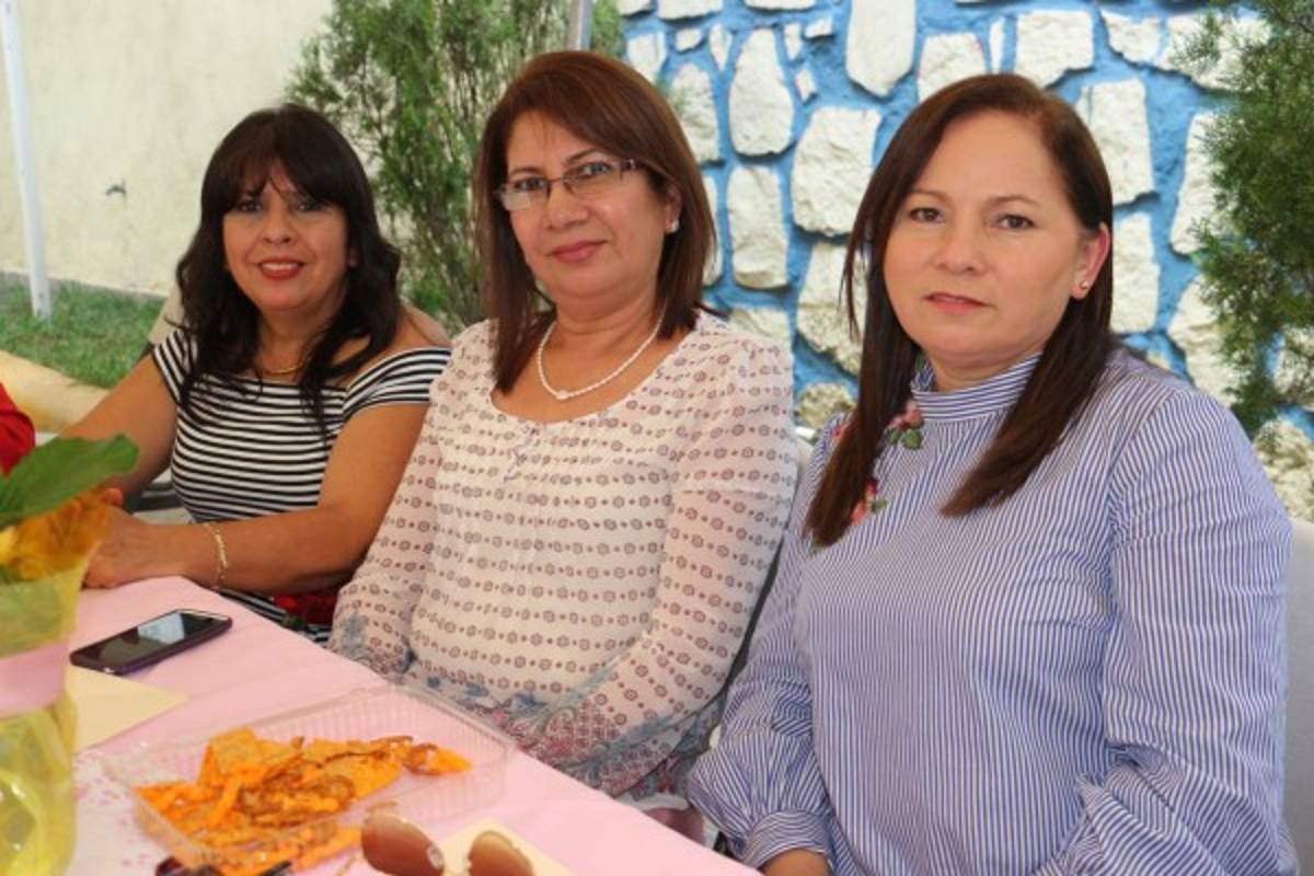 Una tarde de finos detalles y sorpresas para las mamás de Injupemp