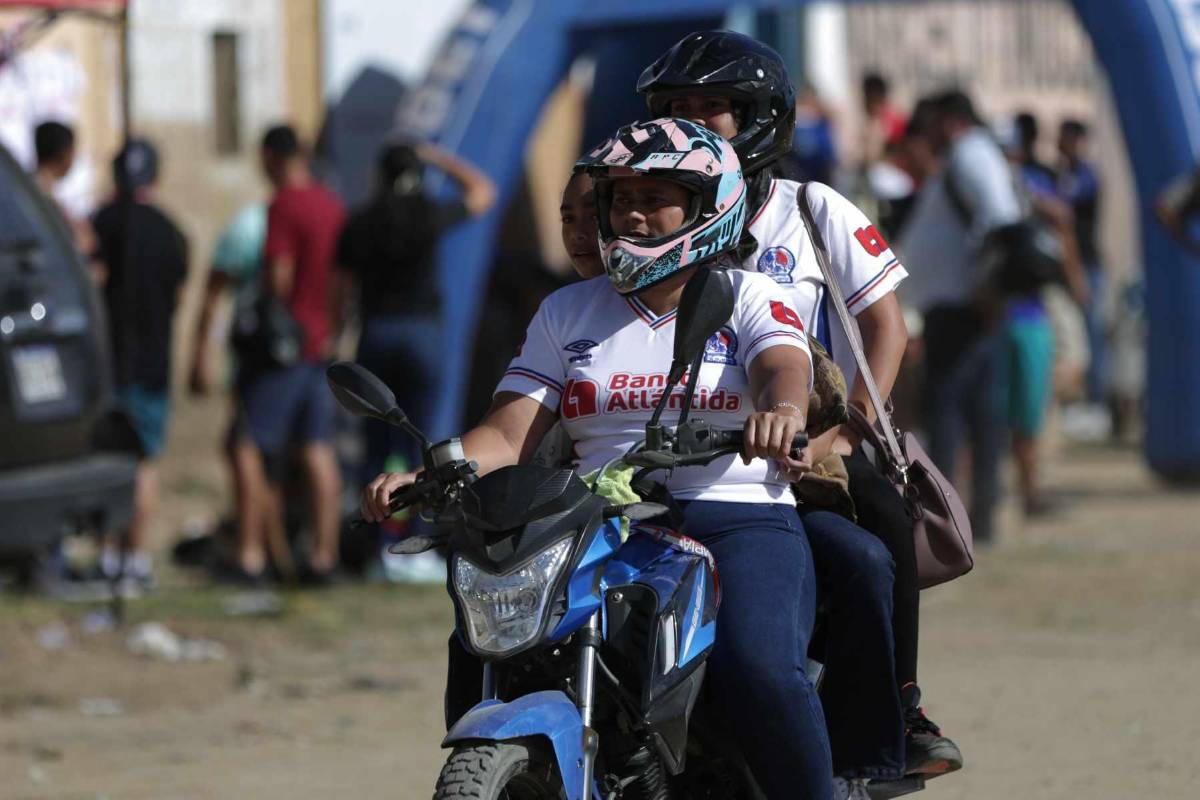 Danlí vivió una fiesta con llegada del Olimpia; la belleza no faltó y los 'Potros' hicieron show