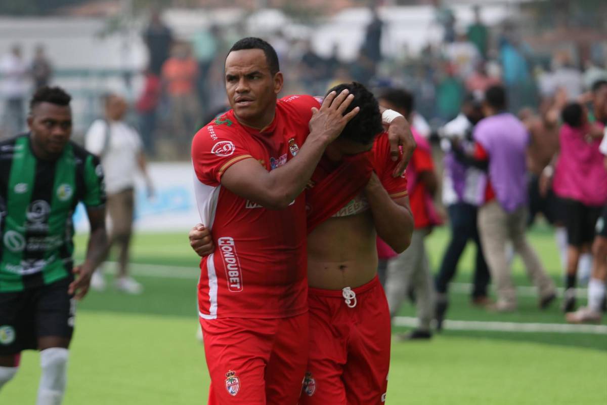 Las tristes y dolorosas imágenes de jugadores de Real Sociedad tras el descenso de Liga Nacional