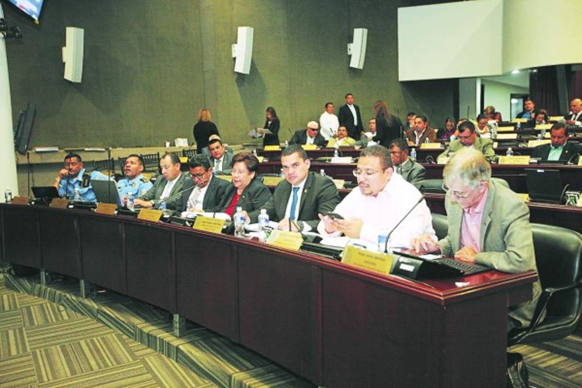 Debate de Ley de la Carrera Policial en la agenda Legislativa