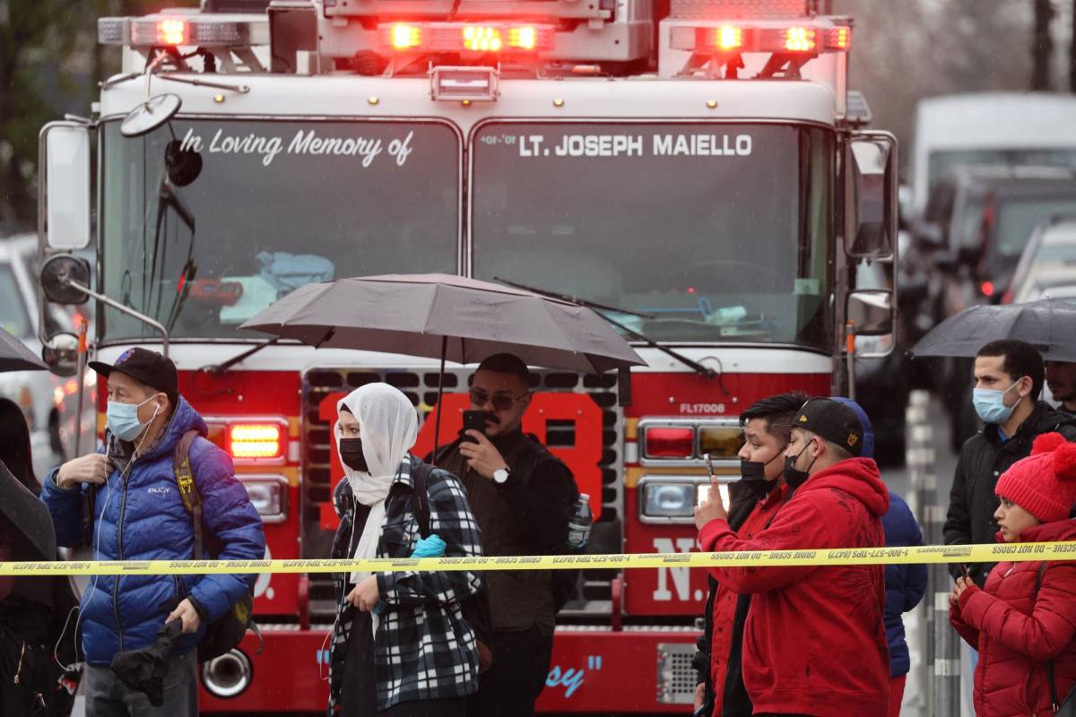 Al menos 13 heridos en tiroteo en el metro de Nueva York