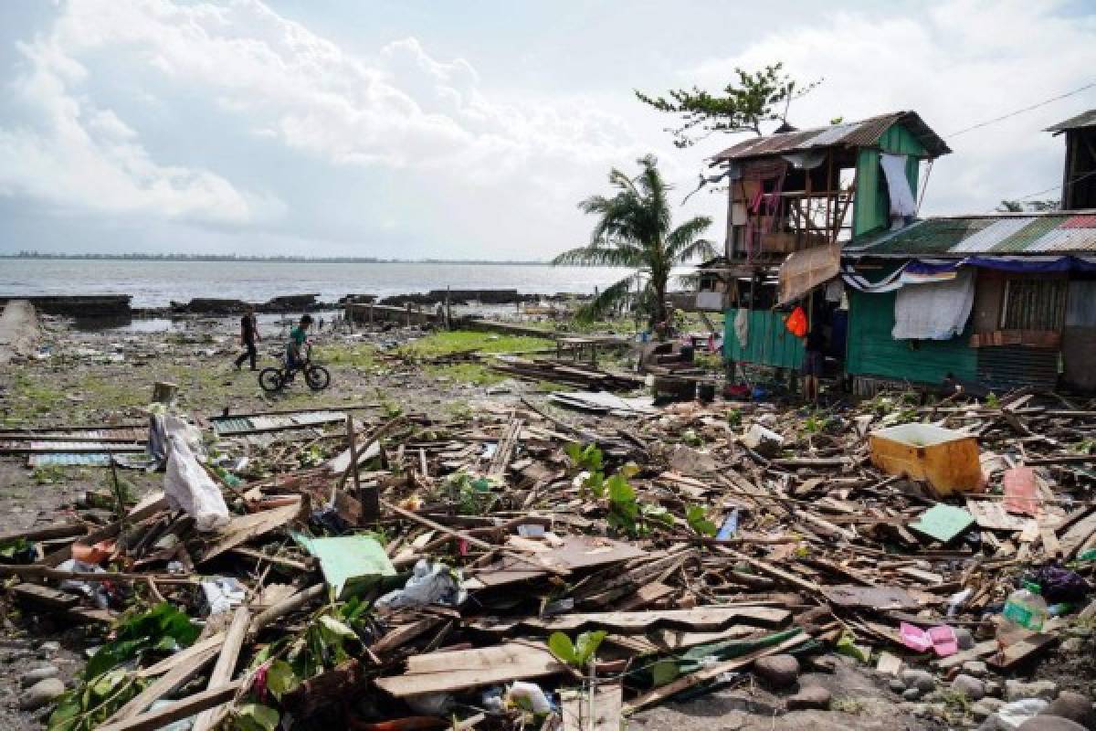 Aumenta a 50 número de muertos por tifón Phanfone en Filipinas