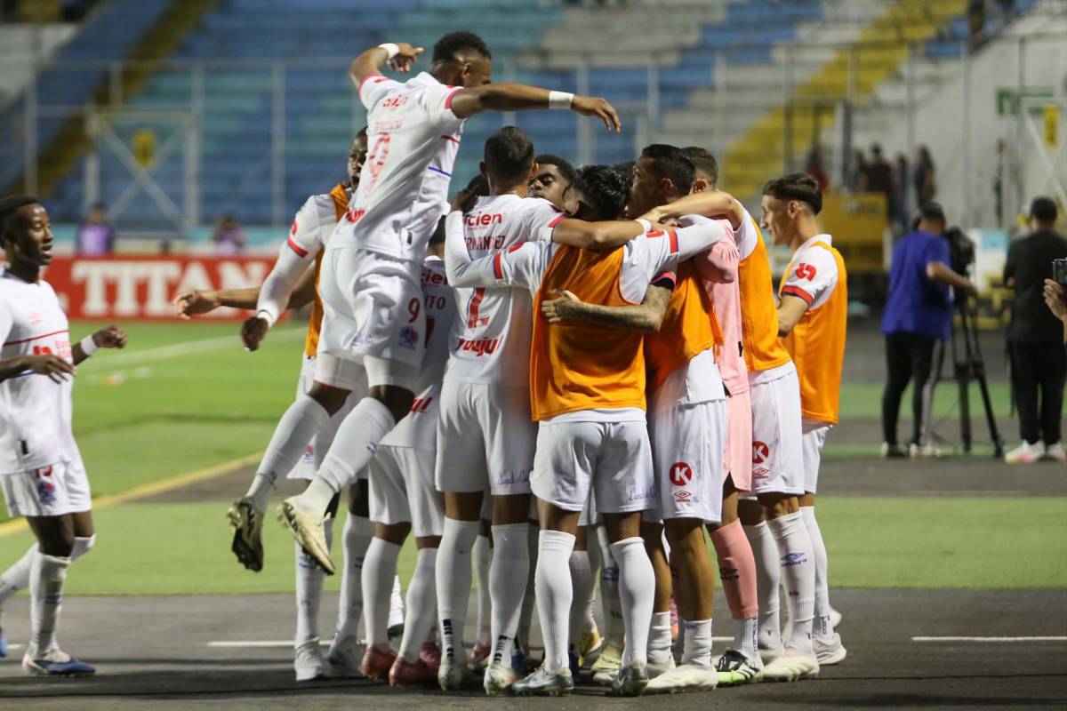 Motivo de la pelea de barras, terror en las afueras del Nacional y Olimpia hace sufrir a Motagua