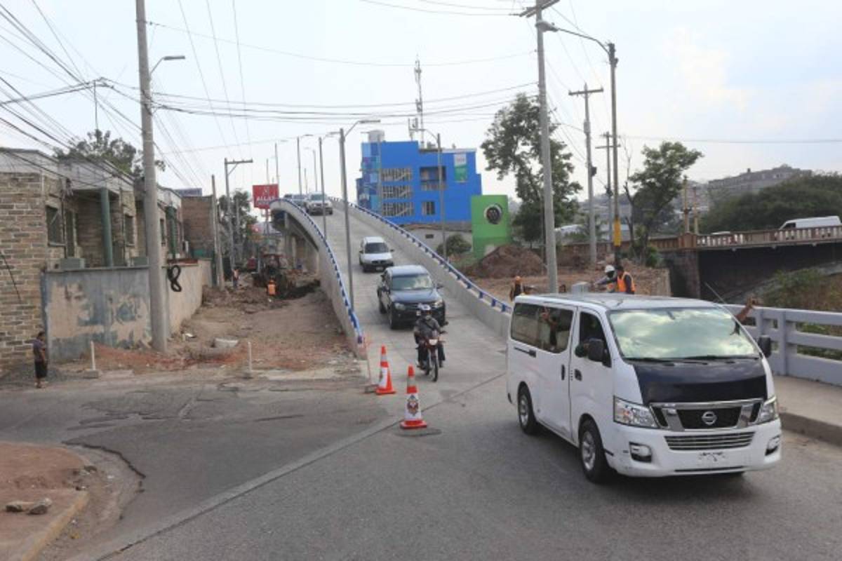 Habilitado el paso por el puente del barrio La Bolsa de Comayagüela Honduras