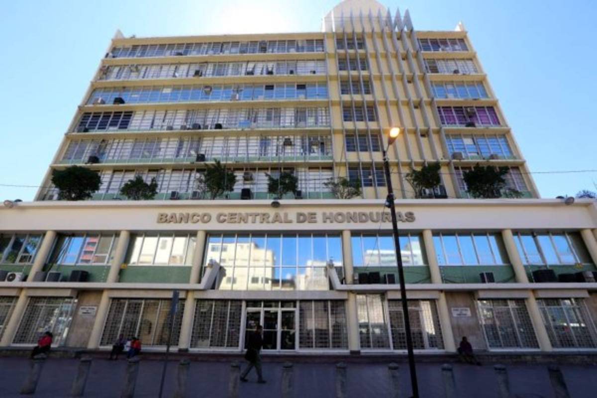 Cancillería hondureña funciona a partir de este lunes en el antiguo edificio del Banco Central
