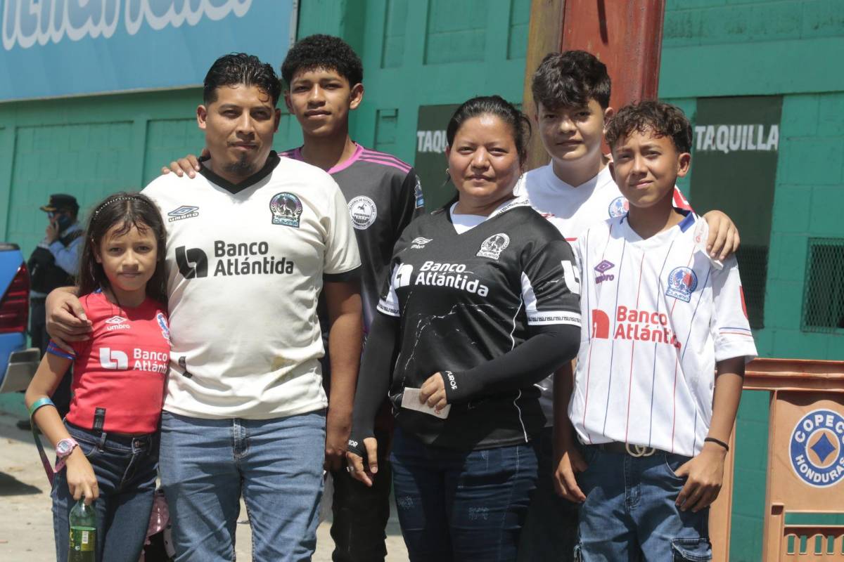 Rubia enamora, barras montan carnaval y el ambientazo previo al clásico Marathón vs Olimpia