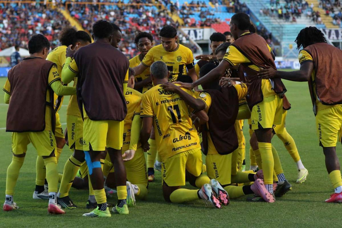 DT de Honduras vigila, esposa de exjugador sorprende y Motagua amarga a Real España