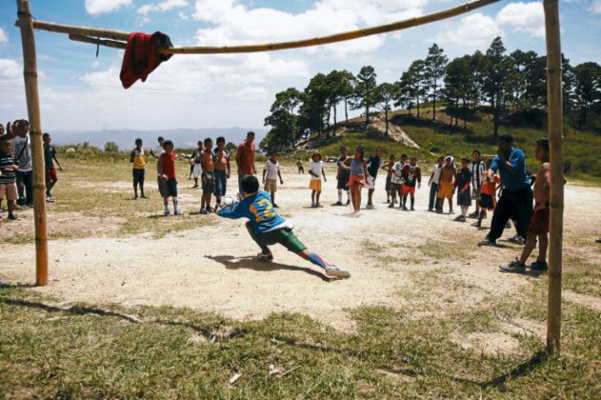Mario Ponce, el DT de los niños pobres