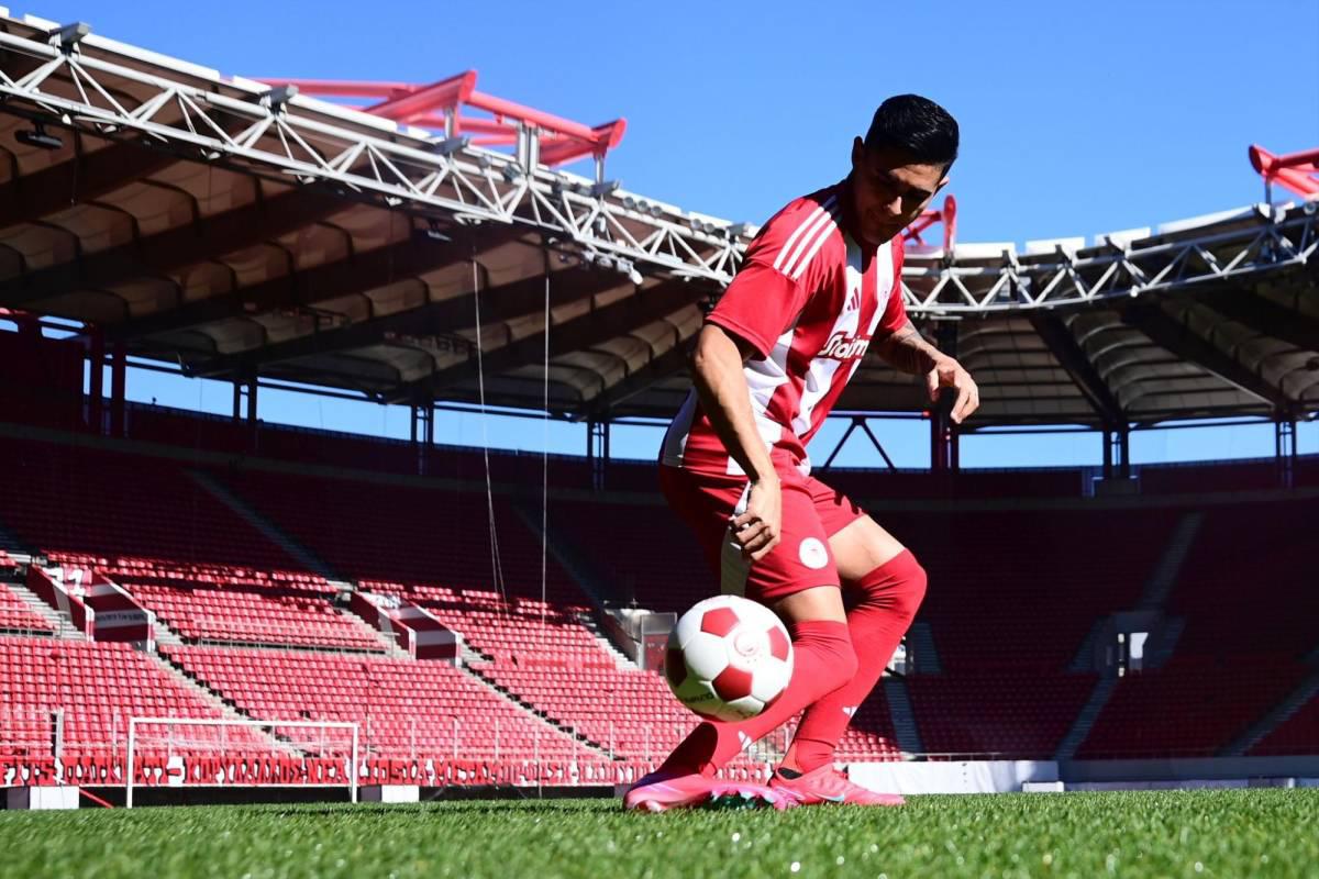 Luis Palma y la especial razón por la que usará el 50 en camisa del Olympiacos
