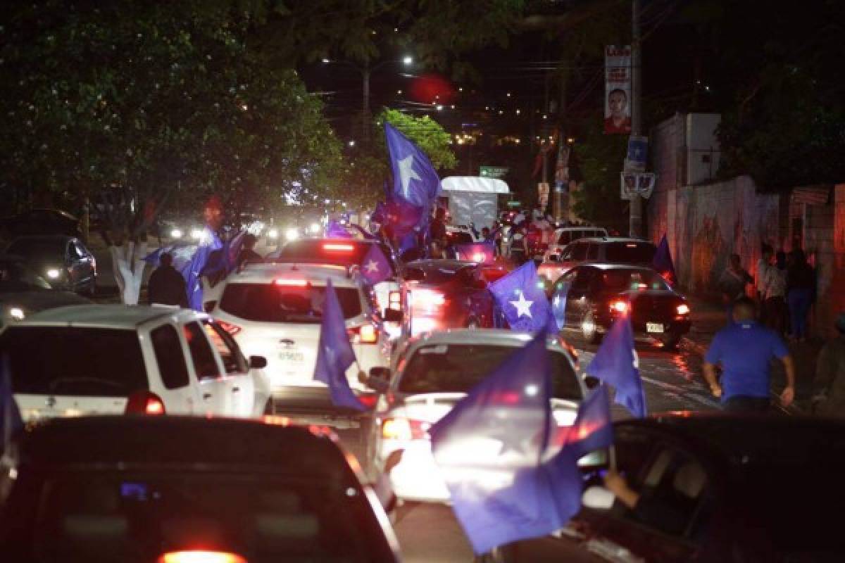 Nacionalistas realizan la 'Caravana de la Victoria' en la capital