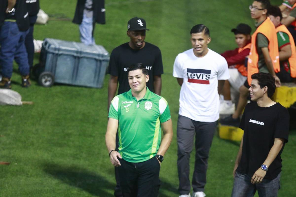 Polémica arbitral, lindas chicas, invitados especiales y tristeza de Marathón en Copa Centroamericana