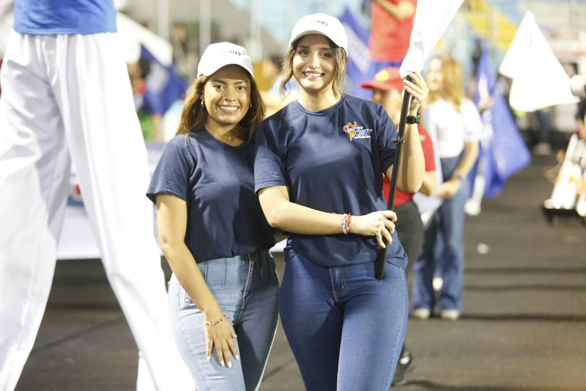 Las bellas chicas que se robaron las miradas el Nacional para partido Honduras-Nicaragua