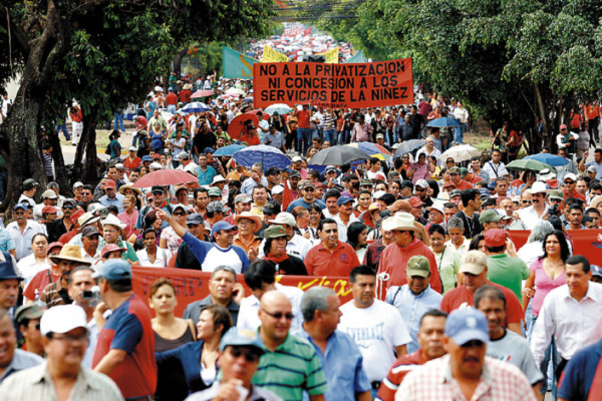 Infierno vial y severos daños a la propiedad deja movilización de la Resistencia Popular