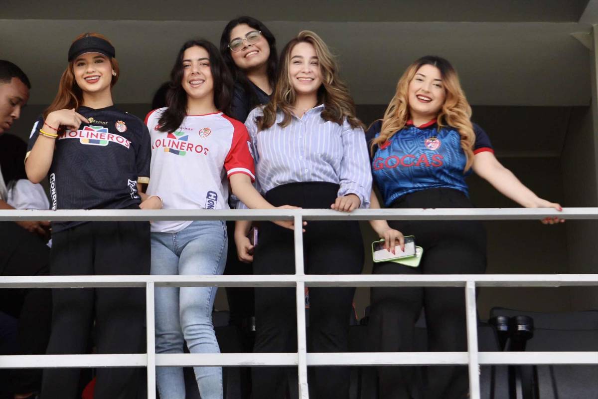Motagua llena de alegría el estadio Nacional: Beso a la copa, novias de los Auzmendi y fichajes