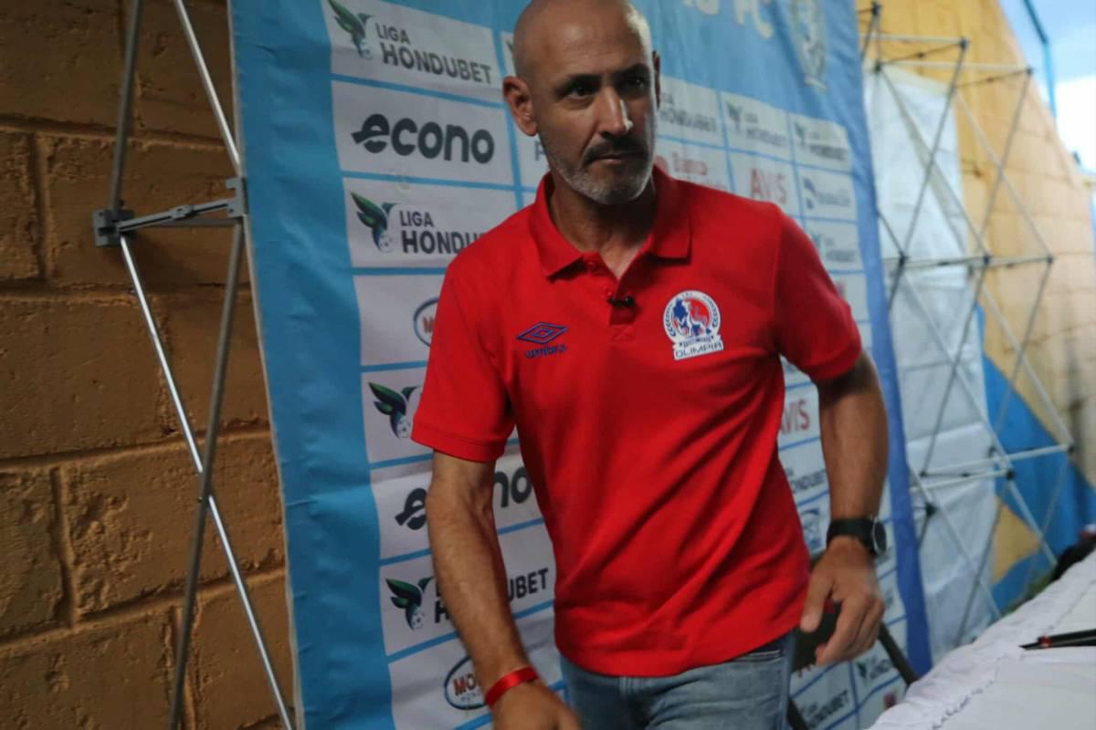 Eduardo Espinel y las razones que lo impulsaron a poner la renuncia en Olimpia