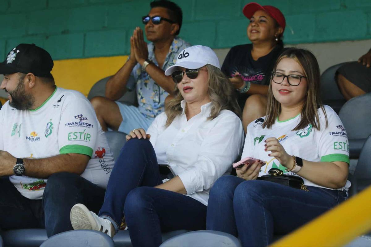 Pomponera de los tiktokers sorprende: El ambiente previo al partido entre Platense y CD Choloma