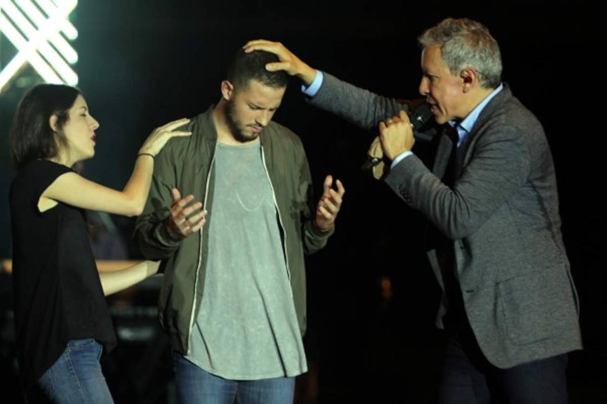 Una dosis de alabanza y adoración por Honduras