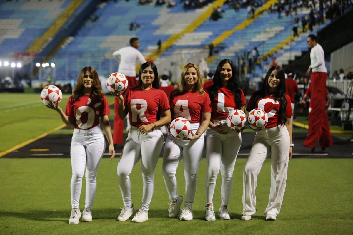 Las bellas chicas que se robaron las miradas el Nacional para partido Honduras-Nicaragua
