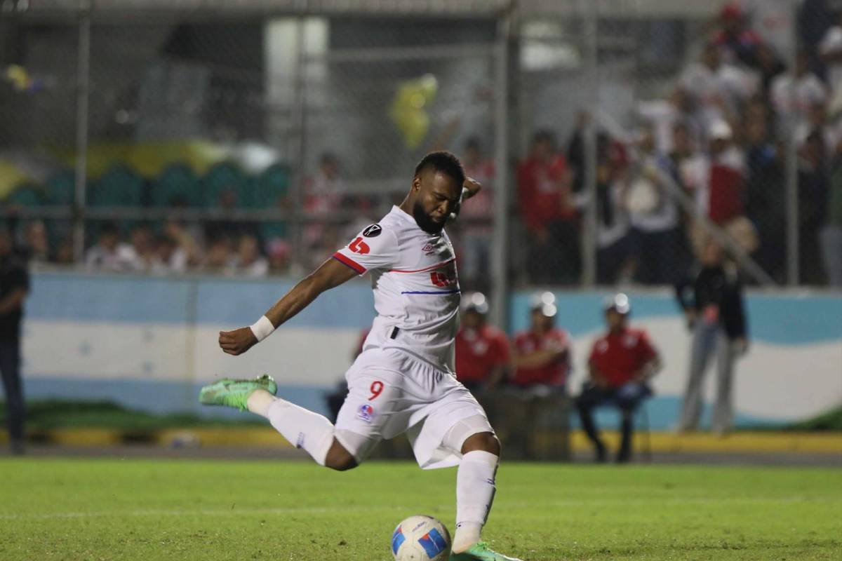 Amargura de Olimpia, villanos del partido y alegría de Alajuelense tras clasificar a final de Copa Centroamericana