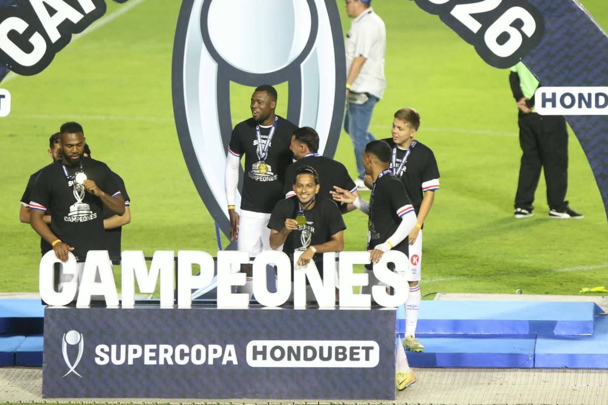 Premio al Olimpia por haber ganado al Supercopa de Honduras a Motagua