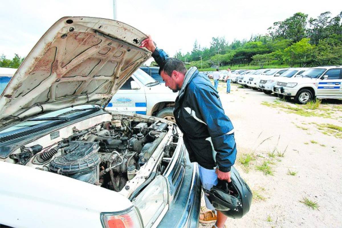 Honduras: En suspenso subasta de carros de lujo por mora con la DEI