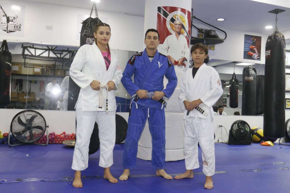 Susana Connor, José Miguel Zúniga y Diego Garay en Tamashii Studio.