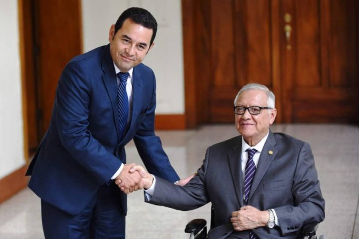 Comienza el proceso de transición de mando presidencial en Guatemala  
