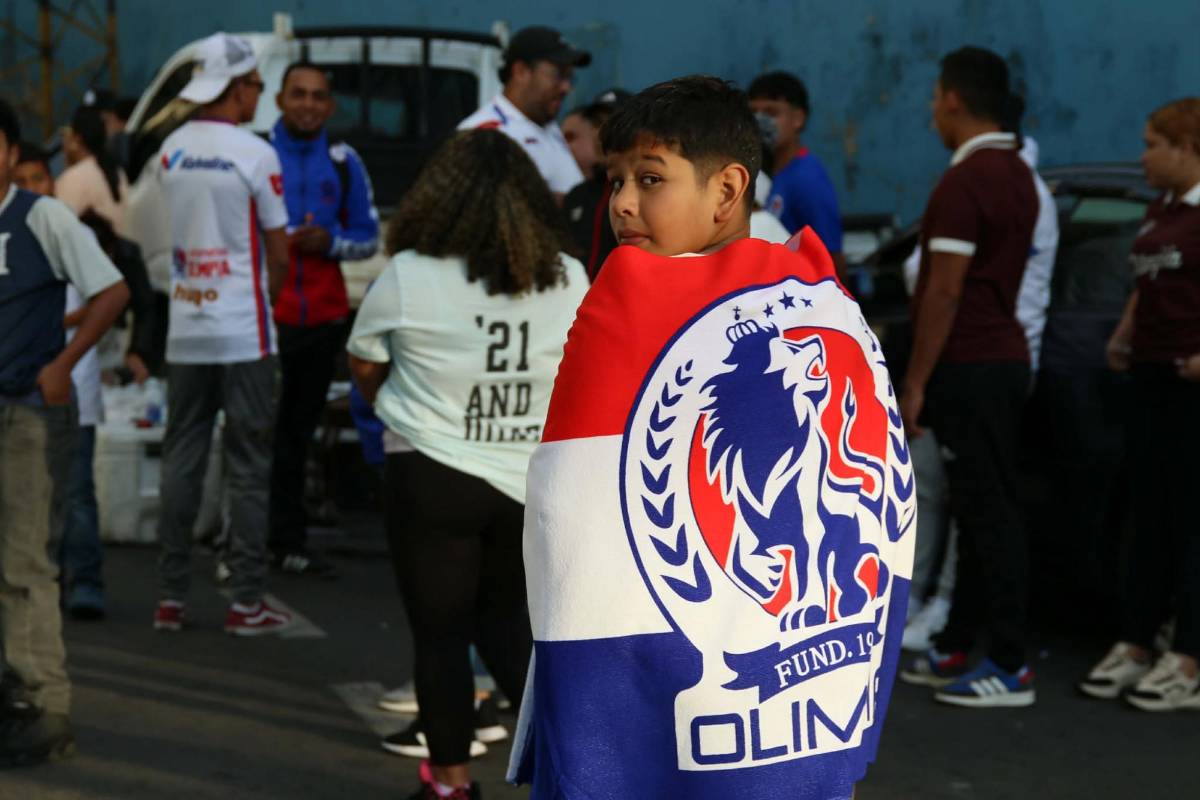 Gran ambiente en el Nacional para partido entre Olimpia y América por Concachampions