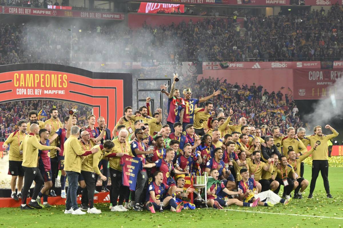El campeón celebra como quiere: Show de Lamine, aficionados eufóricos y Barcelona levantó la copa El campeón celebra como quiere: Show de Lamine, aficionados eufóricos y Barcelona levantó la copa