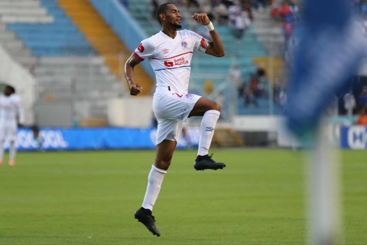 Lo que hizo Roxana Somoza, esposa de jugador roba suspiros, Edwin preocupa y felicidad de Olimpia