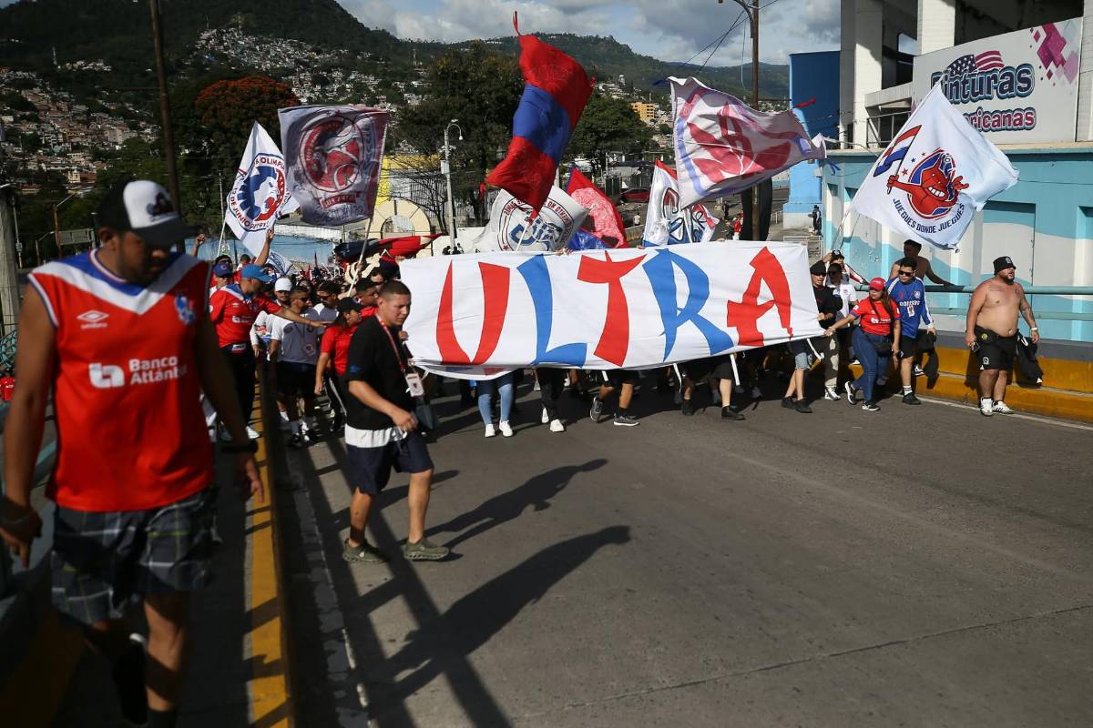 Lindas chicas, Chucky merengue y gran gesto de jugadores: Ambiente en el Olimpia vs Real España
