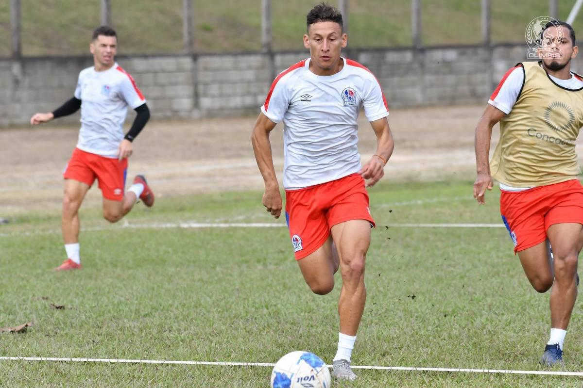 Axel Maldonado pelea posición en Olimpia con Andy Najar y Maylor Núñez.